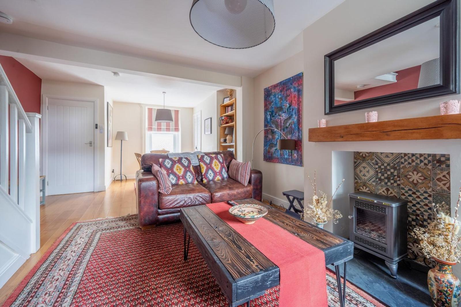Chic 2-Bedroom Townhouse In Vibrant Abergavenny Luaran gambar